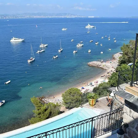 Villa And La Coraillere